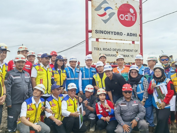 印尼副总统视察三宝垄高速项目.jpg